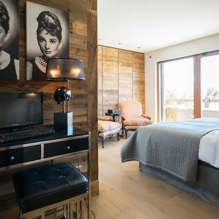 Chalet 6 Bedrooms *