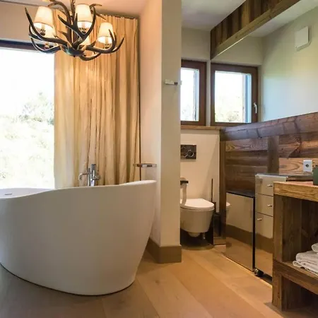 Chalet 6 Bedrooms *